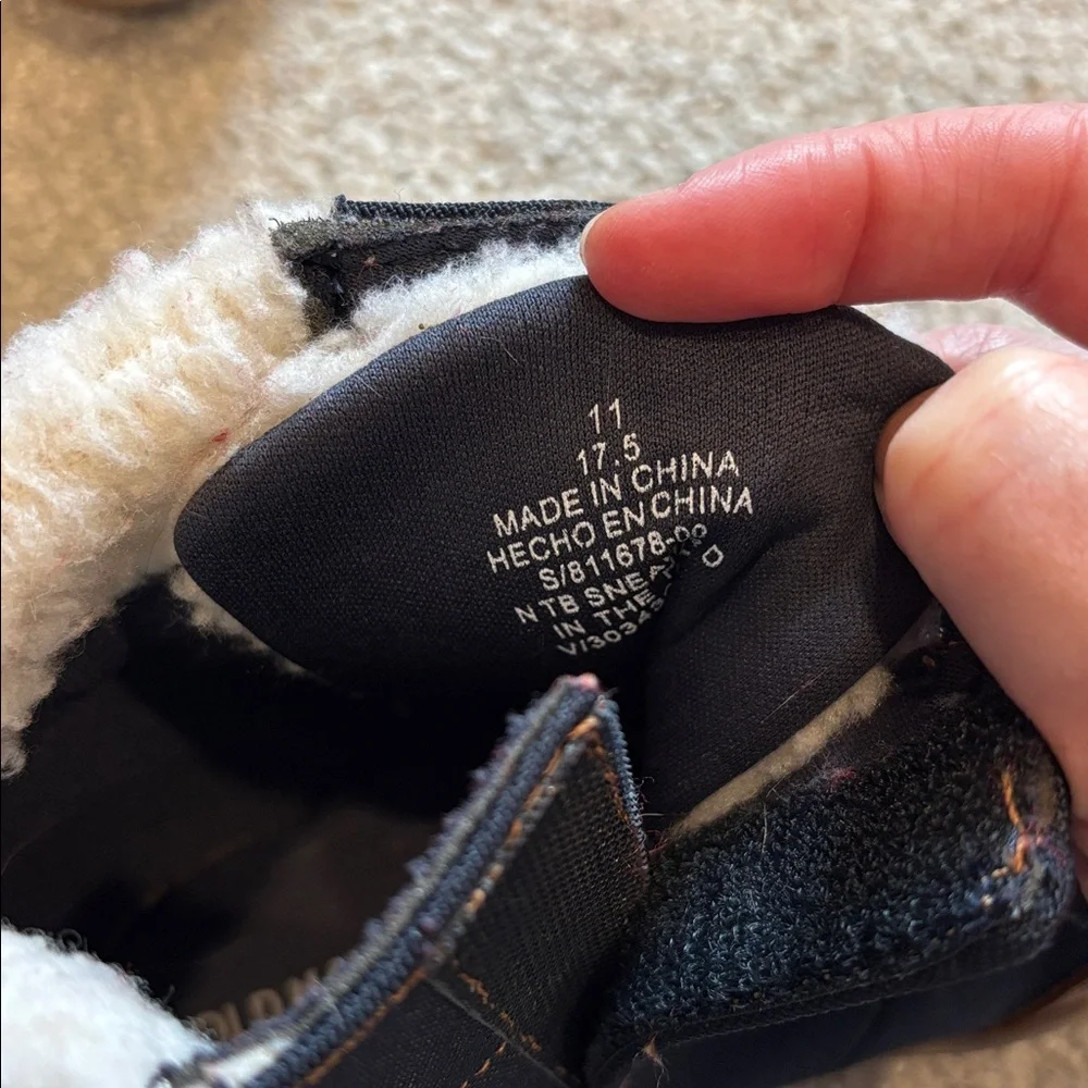 Old Navy Toddler Boy Canvas Sherpa-Trim High-Top Sneaker Boots